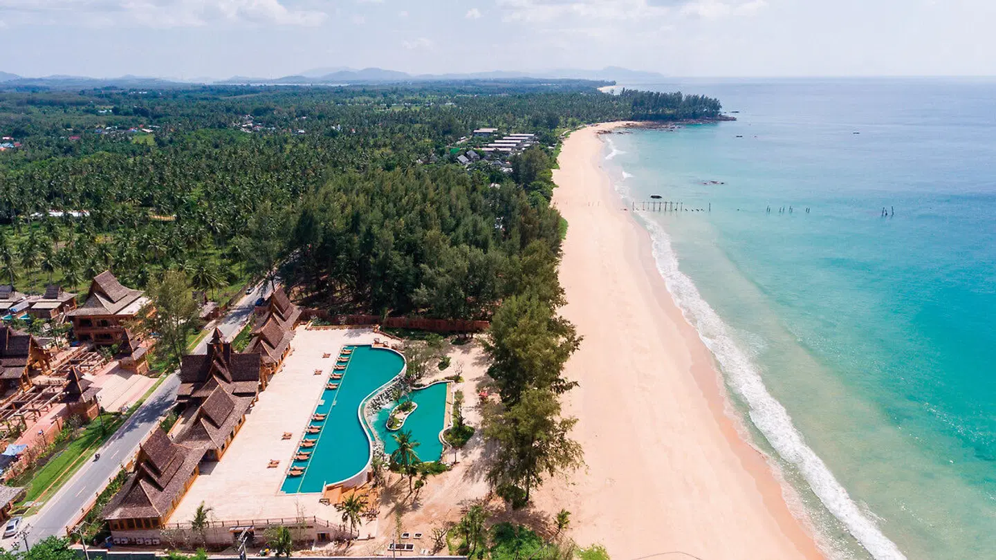 Santhiya Phuket Natai Resort & Spa Strand