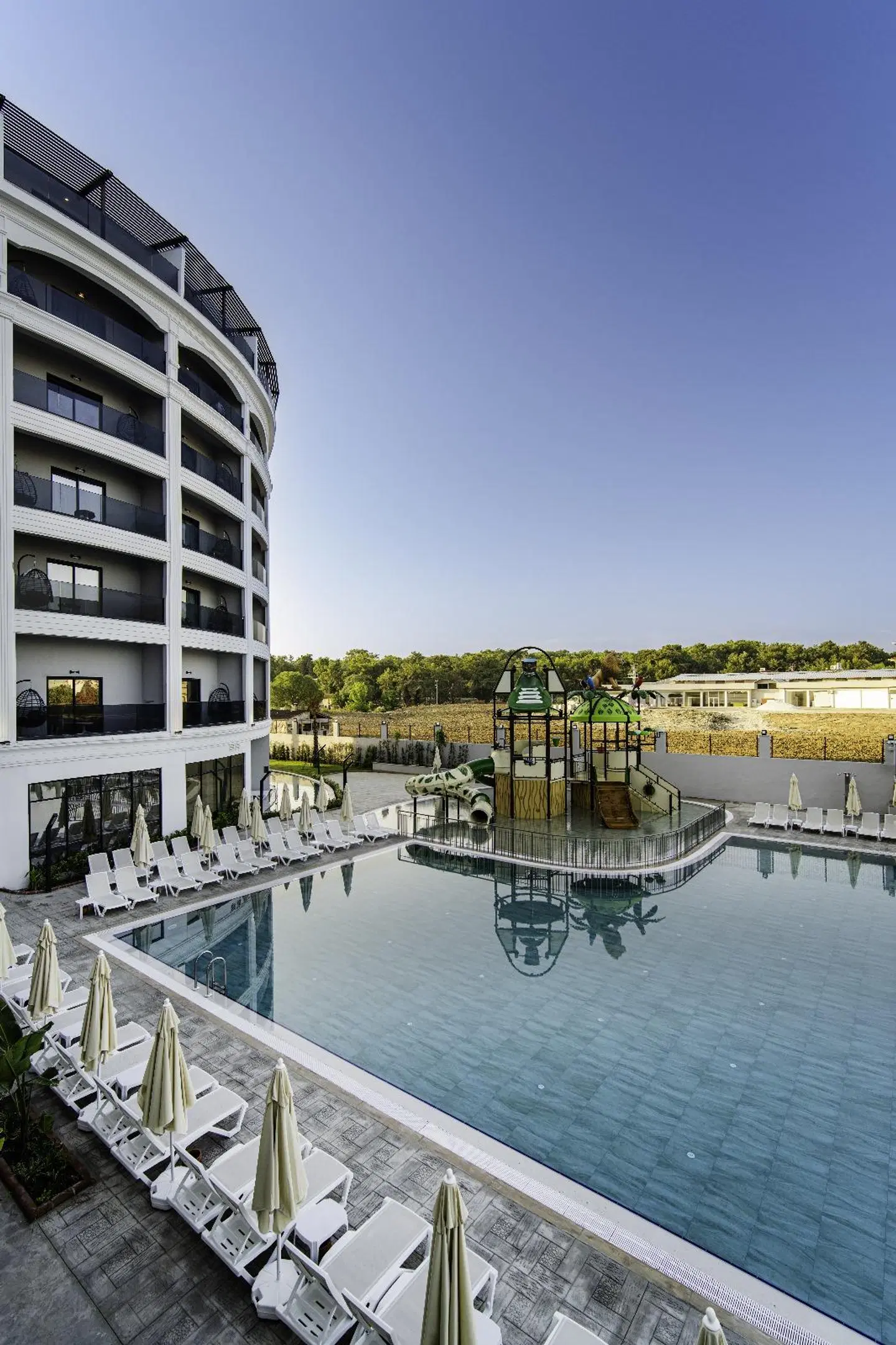 Side Moon Palace Hotel OUTDOOR_POOL