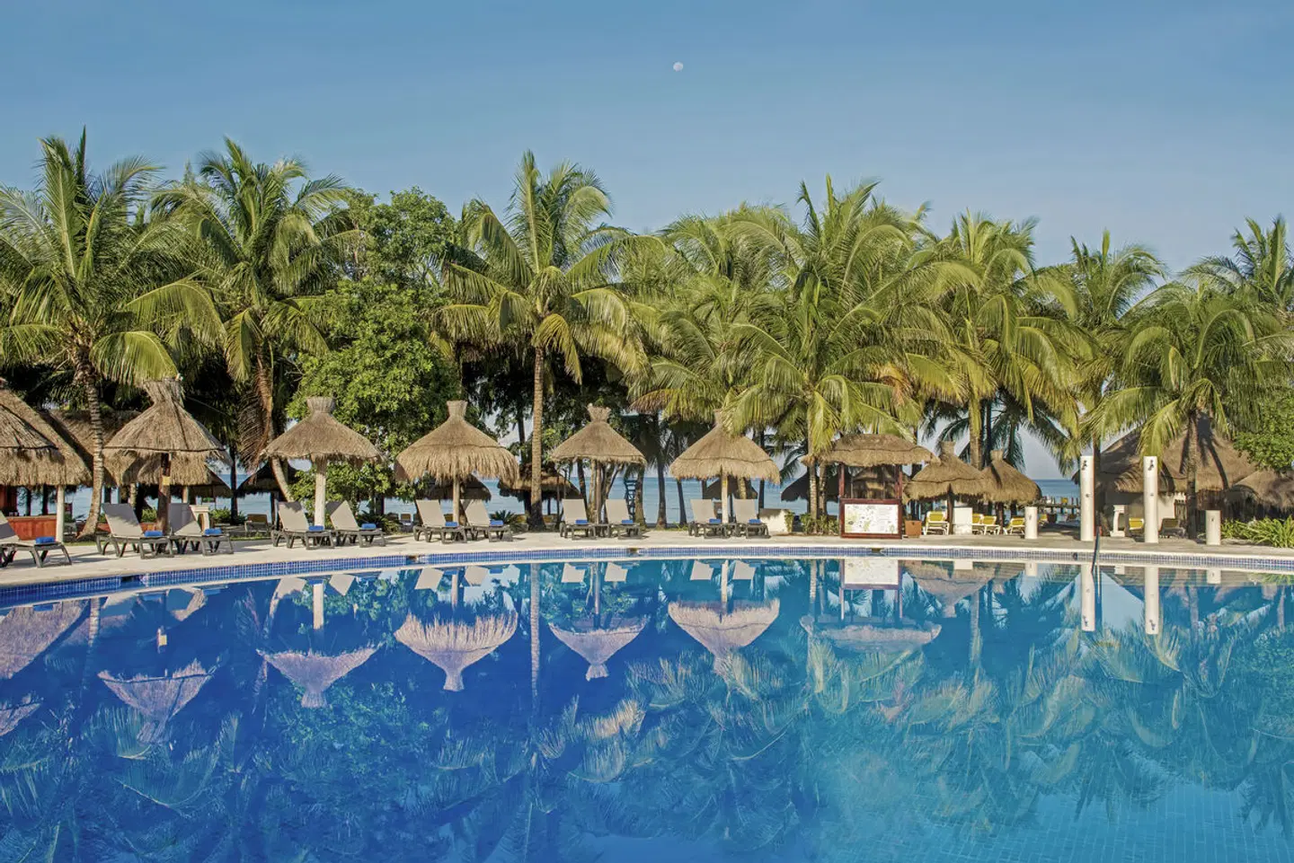 Iberostar Waves Cozumel OUTDOOR_POOL