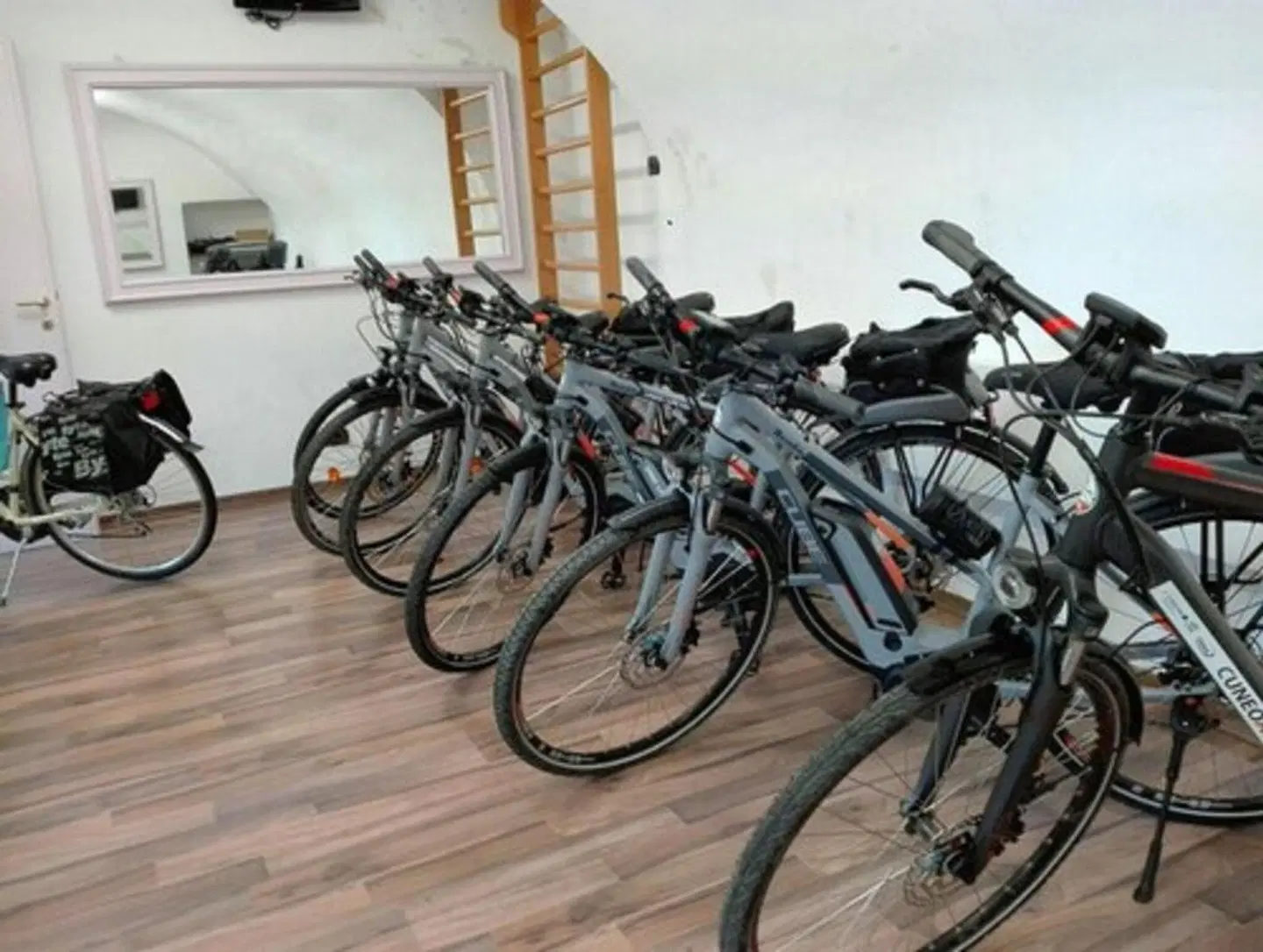 Castello Rosso SPORTS_AND_LEISURE