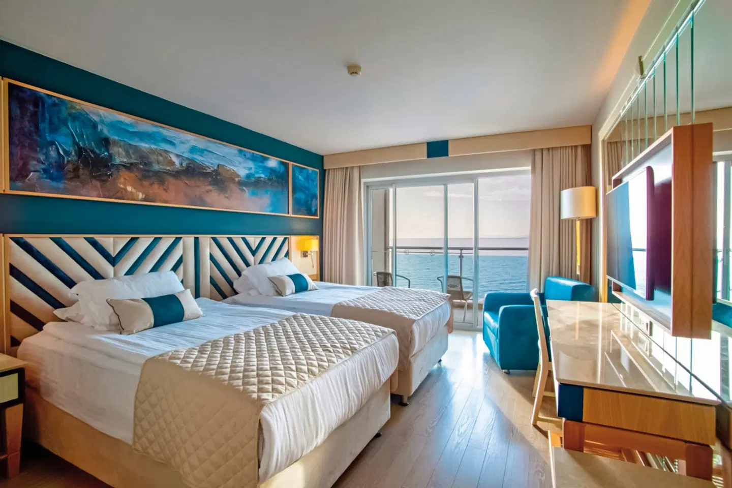 Charisma Deluxe Hotel ROOM_EXAMPLE