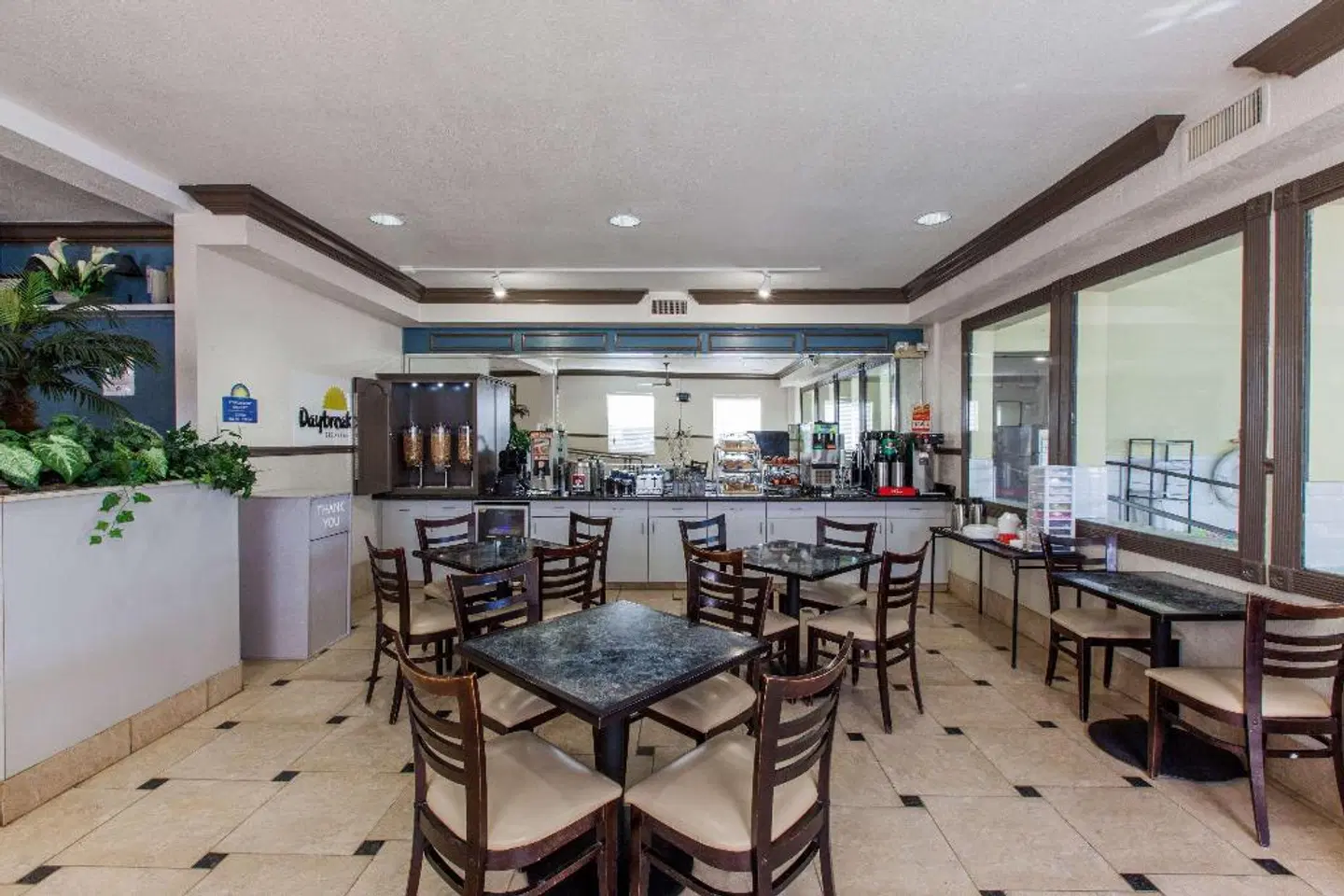 Days Inn & Suites by Wyndham Webster NASA-ClearLake-Houston Bar