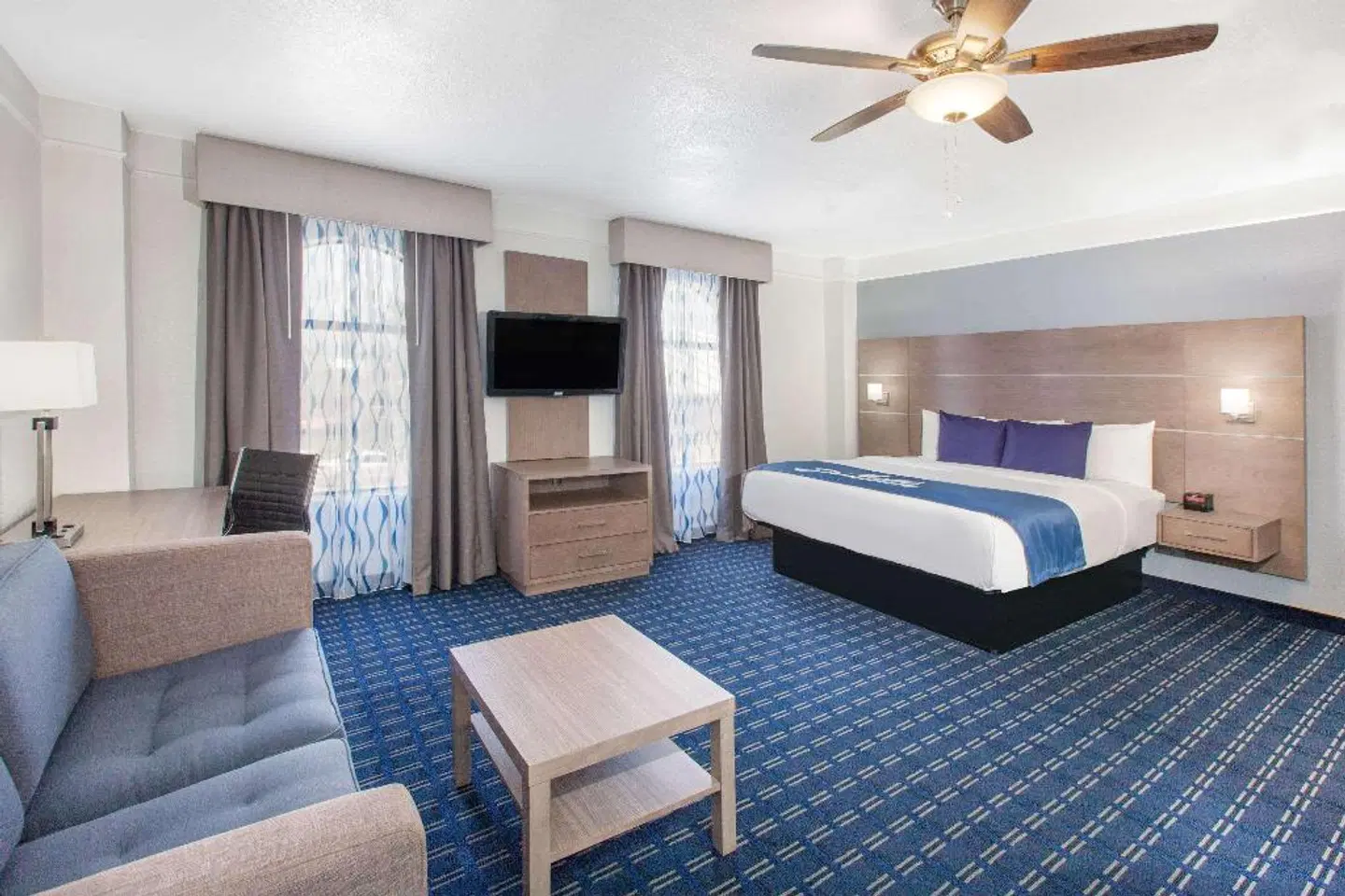 Days Inn & Suites by Wyndham Webster NASA-ClearLake-Houston ROOM_EXAMPLE