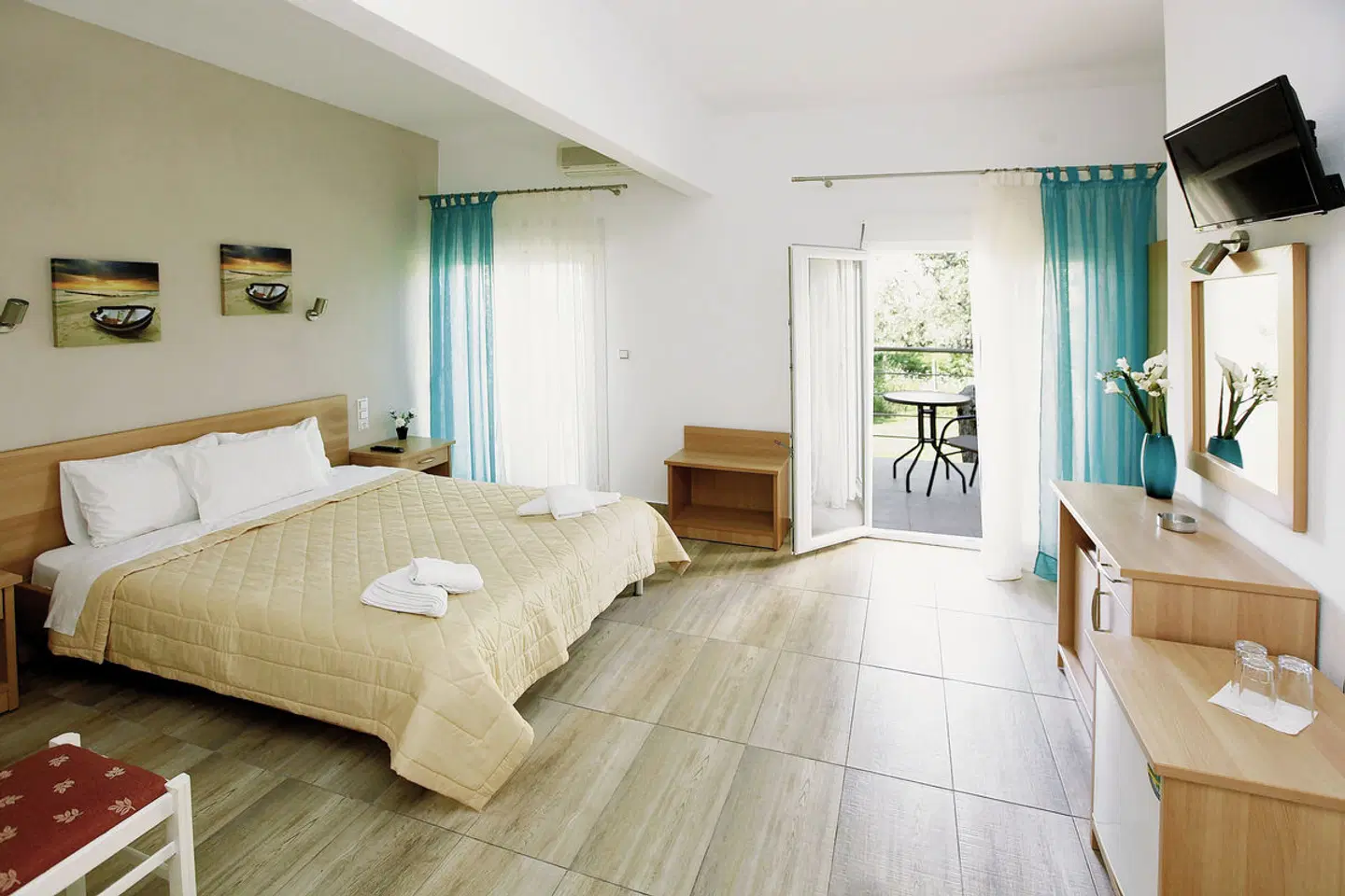 Hotel Chrisa ROOM_EXAMPLE