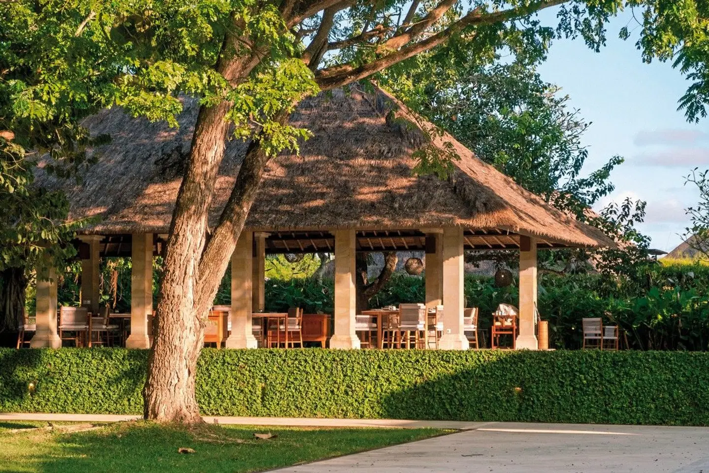 REVIVO Wellness Resort Nusa Dua Bali Garten