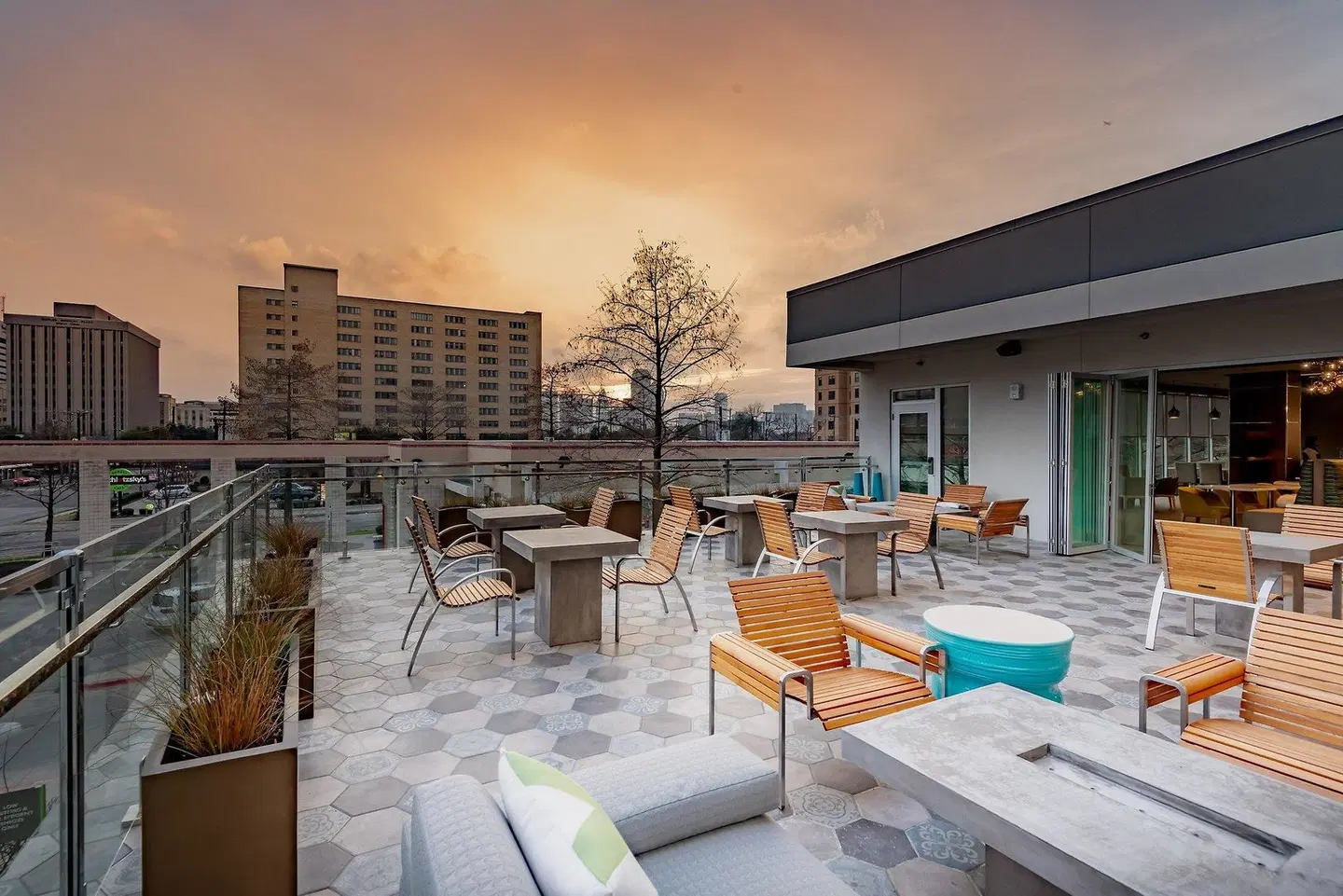 Element by Westin Dallas Downtown East Terrasse
