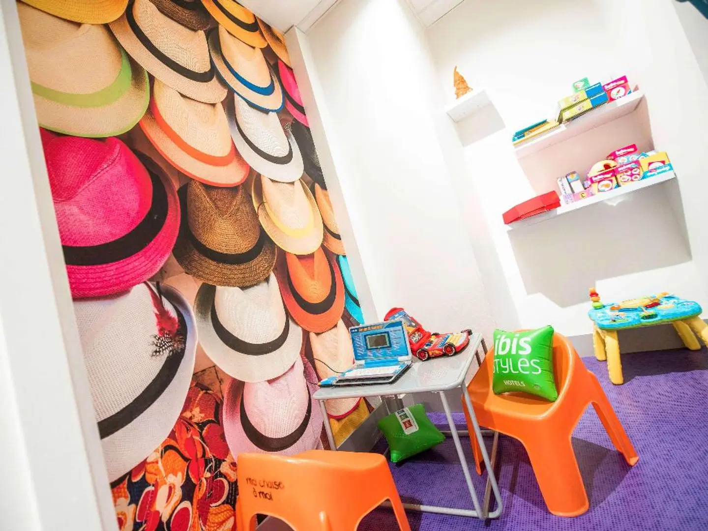 ibis Styles Nice Vieux Port PEOPLE