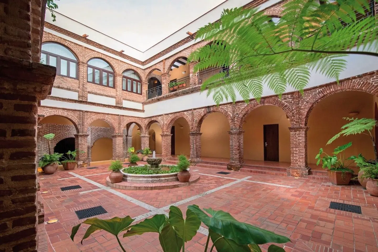 Hodelpa Nicolas de Ovando EXTERIOR