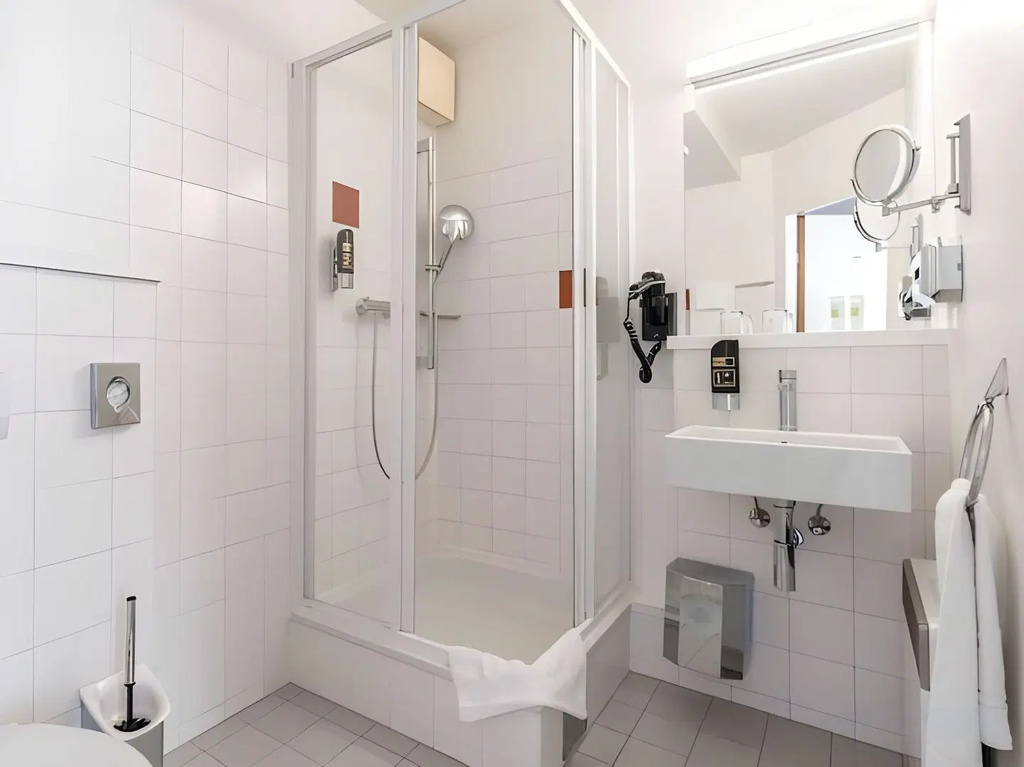 Premier Inn Wien City Hauptbahnhof Badezimmer