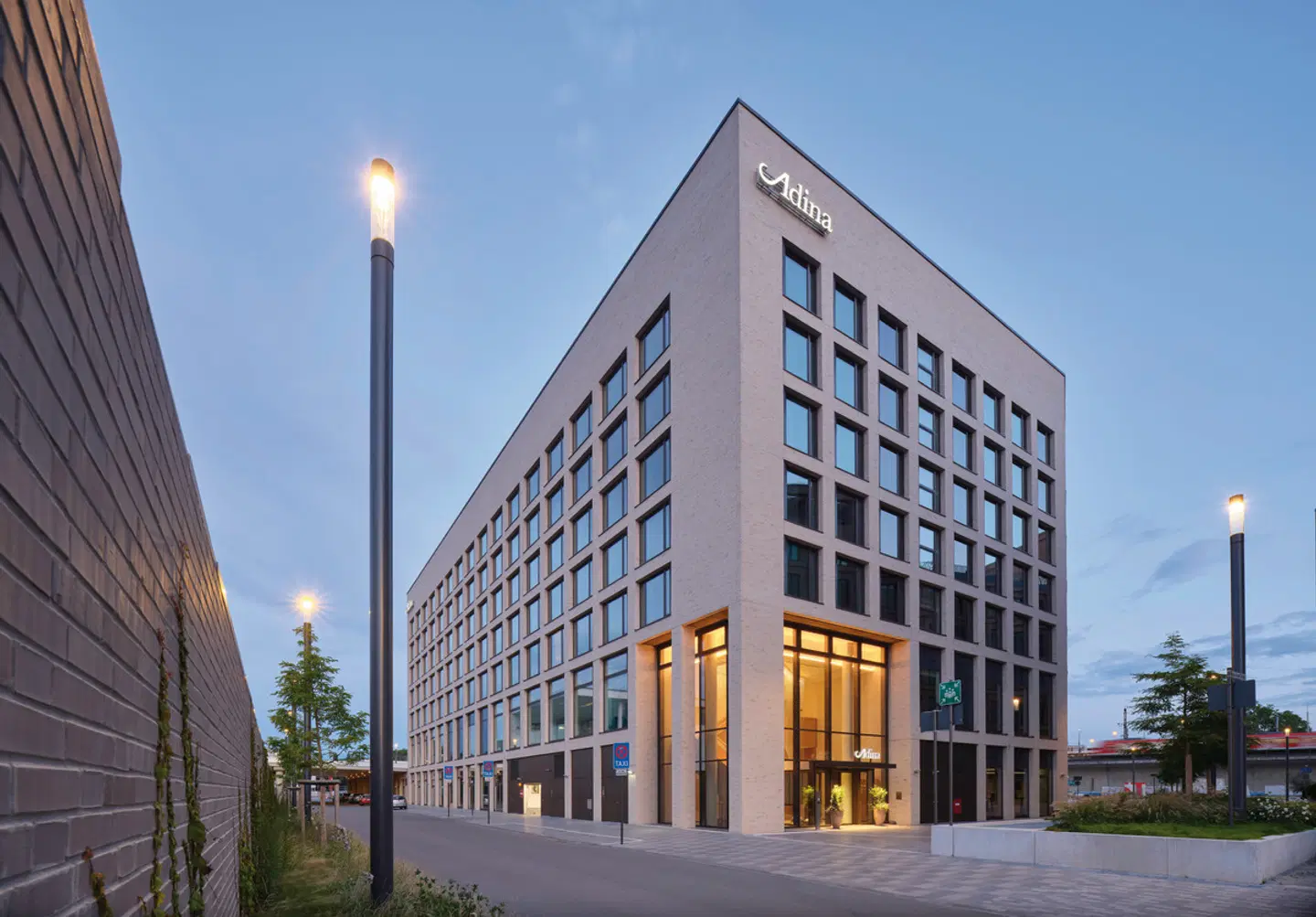 Adina Apartment Hotel Cologne EXTERIOR