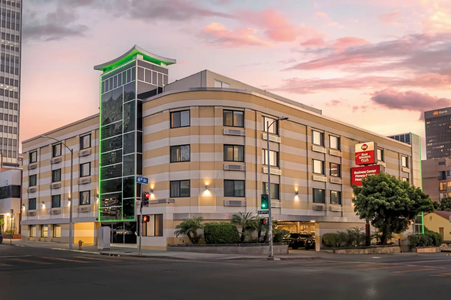 Best Western Plus LA Mid-Town Hotel EXTERIOR