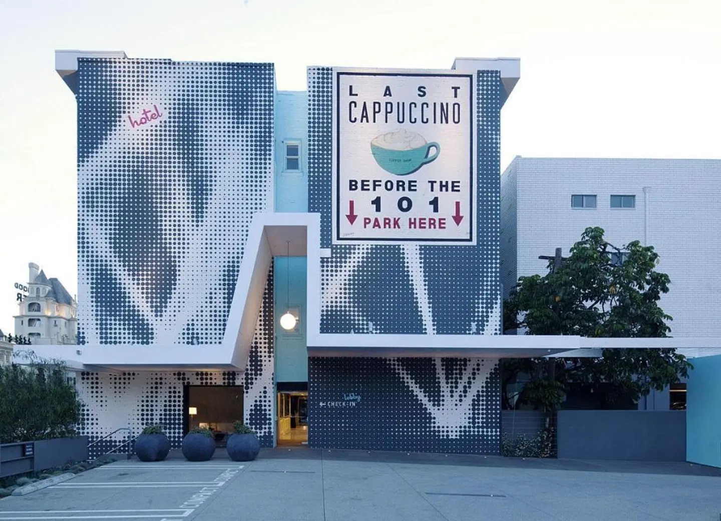 Best Western PLUS Hollywood Hills EXTERIOR