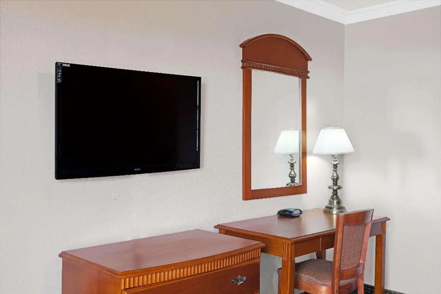 Super 8 by Wyndham Hollywood/LA Area ROOM_EXAMPLE