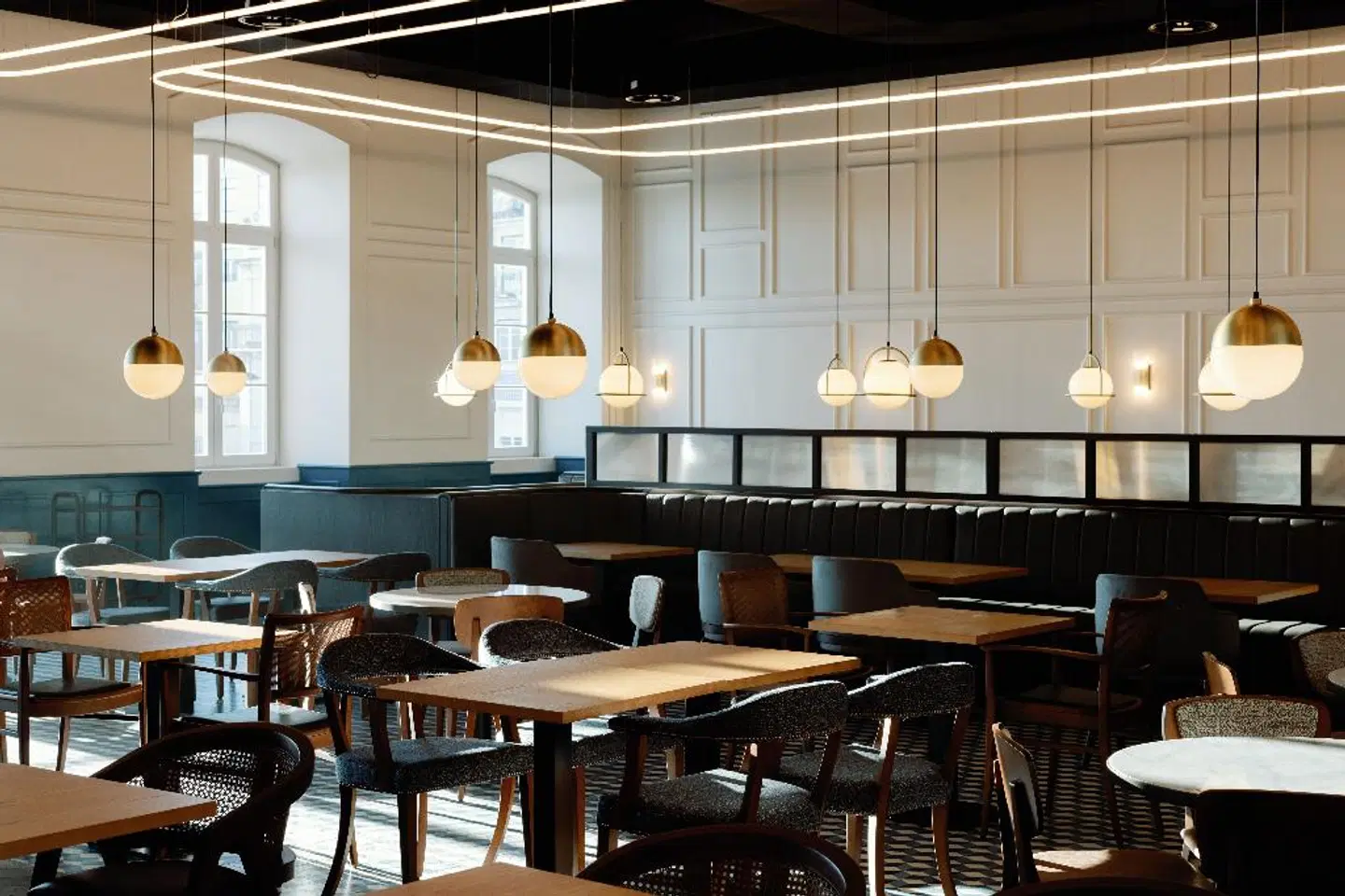 The Editory Riverside Santa Apolonia Restaurant