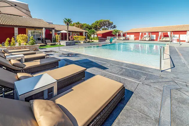 Paradise Residencial OUTDOOR_POOL