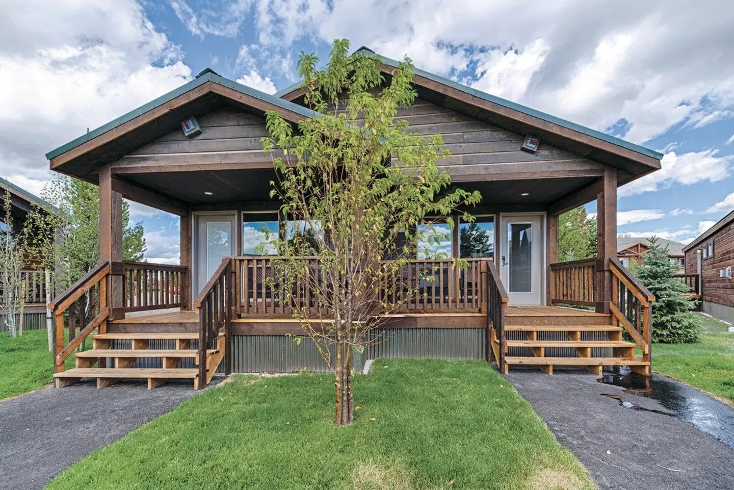 Explorer Cabins at Yellowstone EXTERIOR