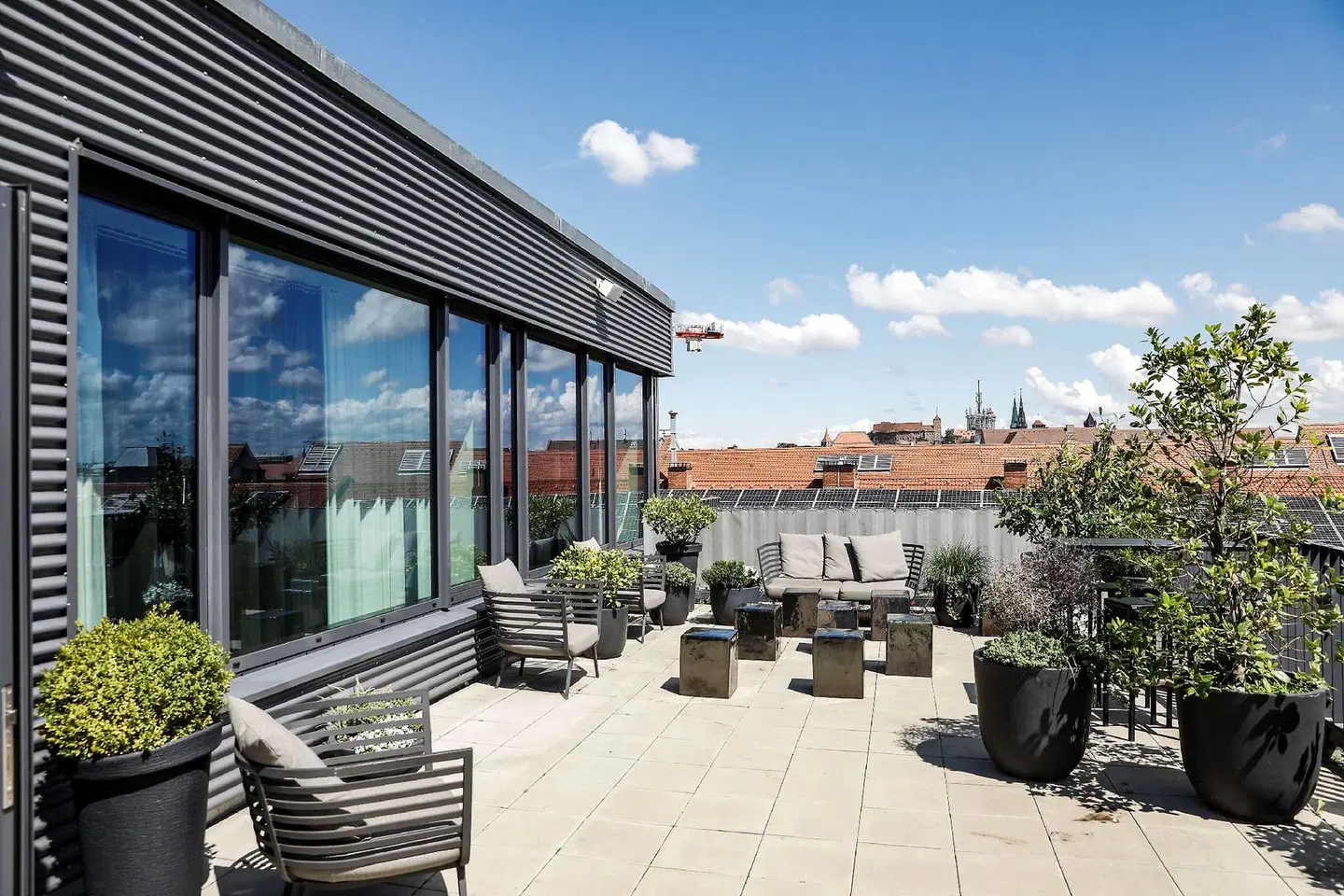 Adina Apartment Hotel Nuremberg Terrasse