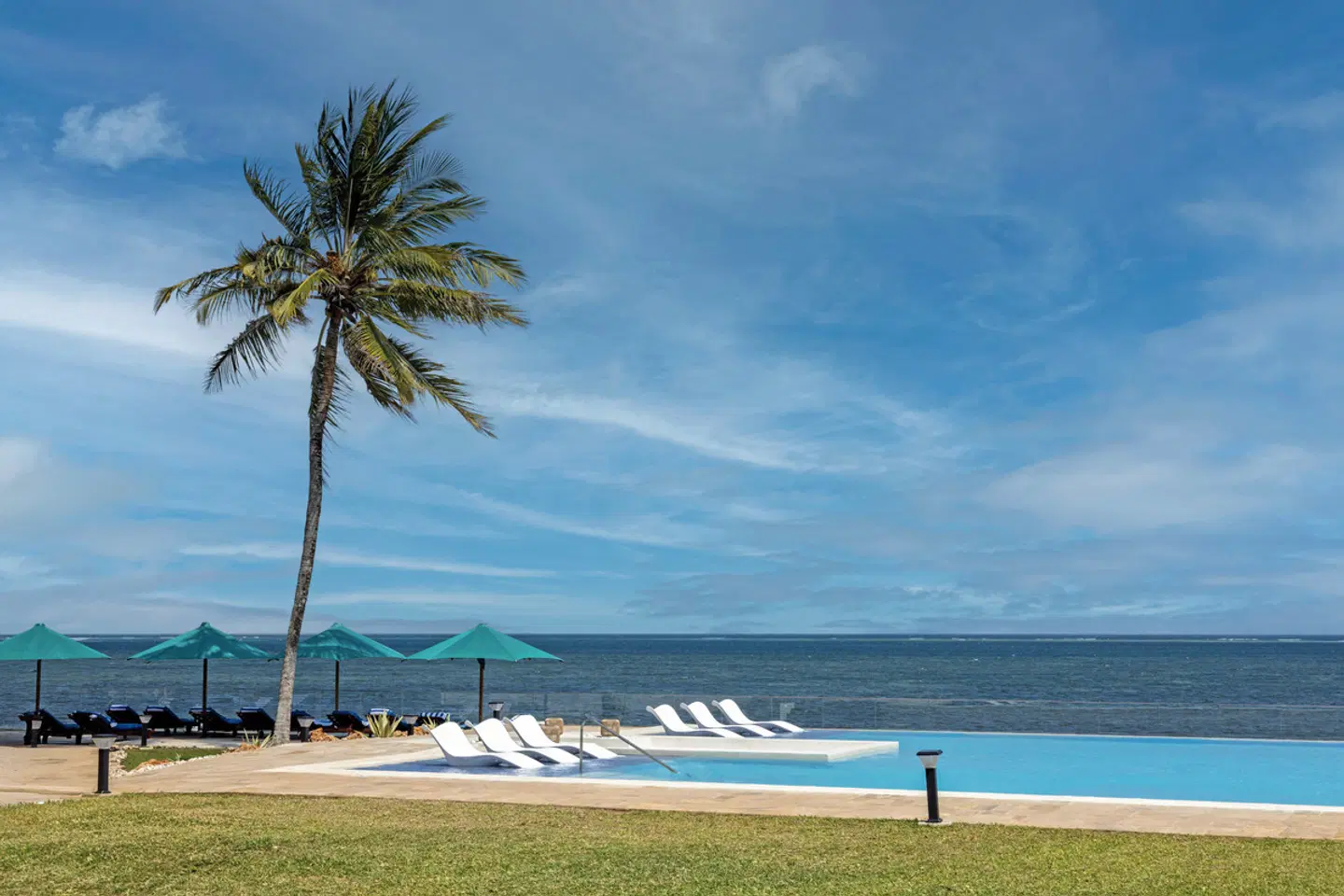 Bamburi Beach Strand