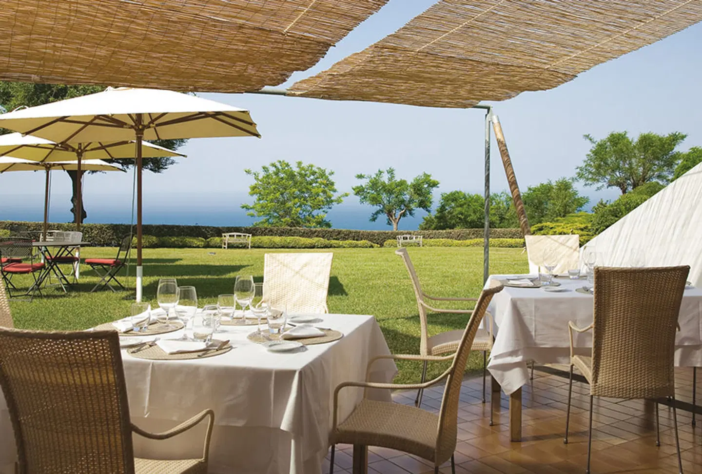 Hotel Emilia Restaurant