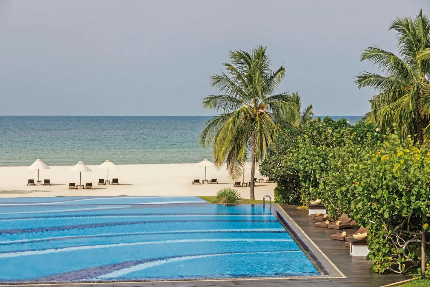 Uga Bay Resort OUTDOOR_POOL