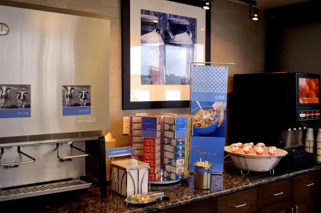 Hampton Inn & Suites Flagstaff ROOM_EXAMPLE