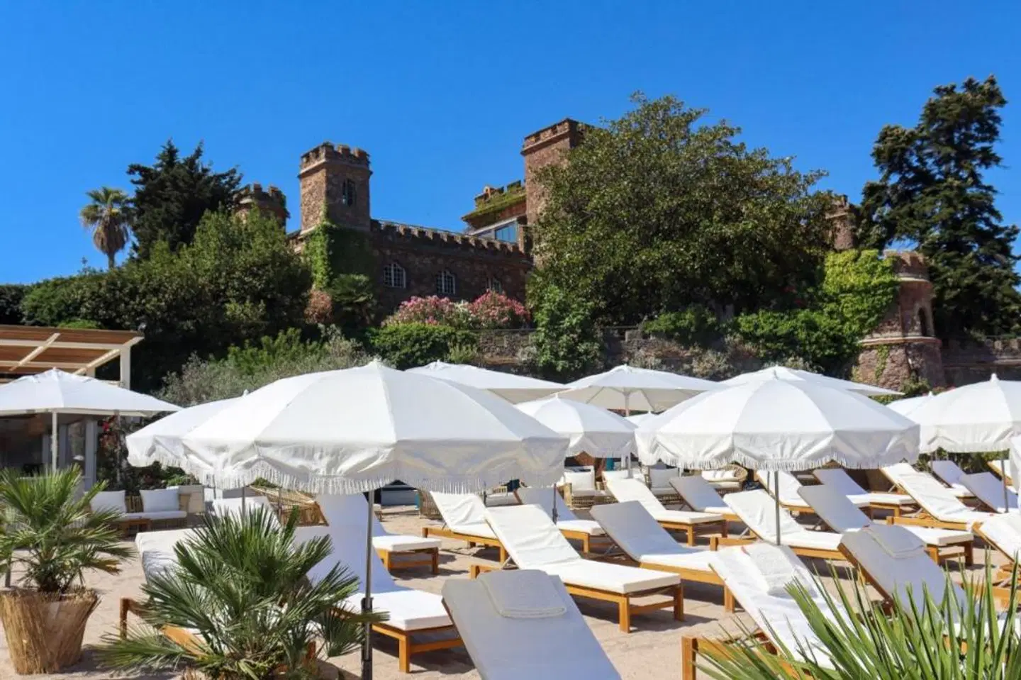 Chateau de Theoule Terrasse