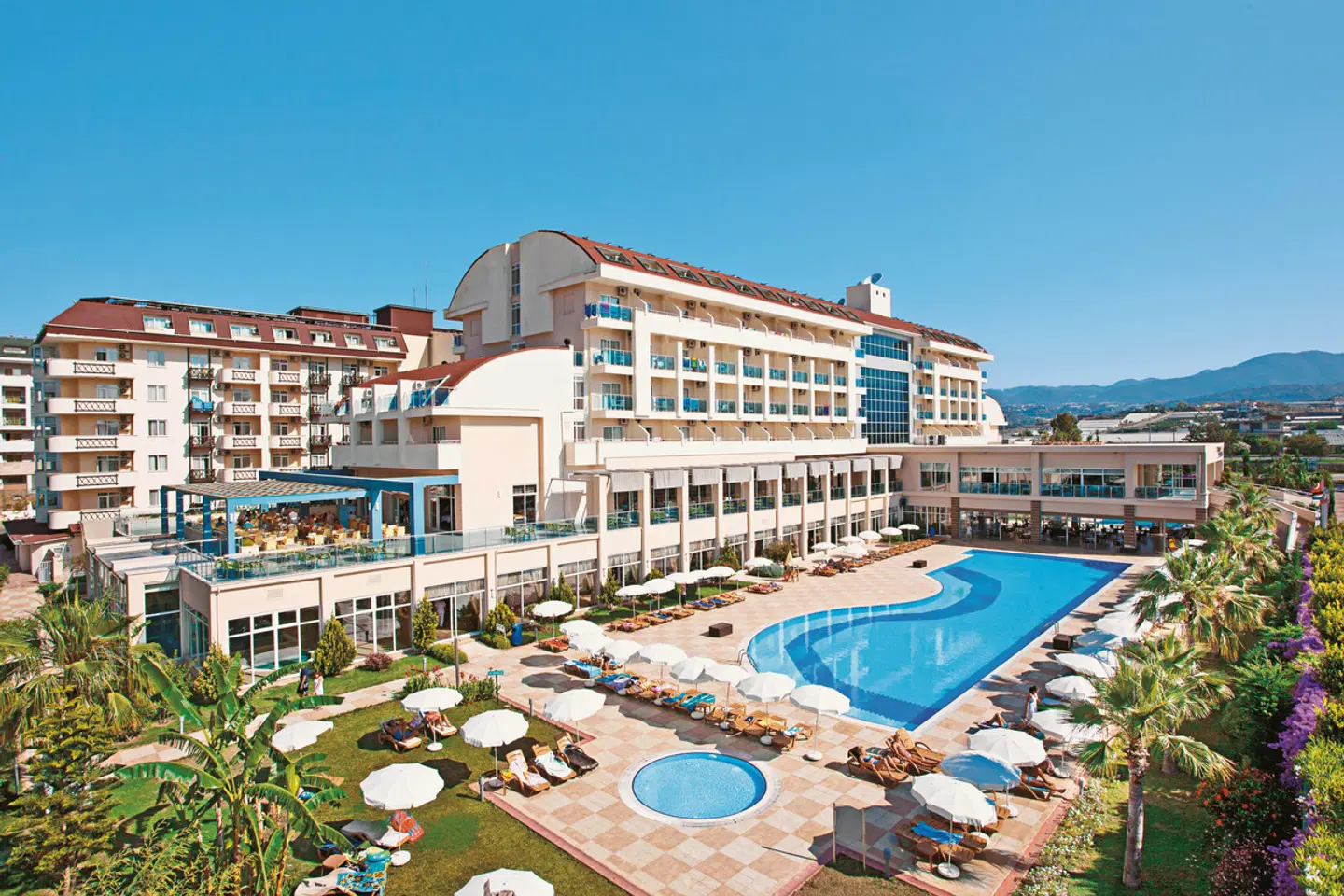 Titan Select EXTERIOR