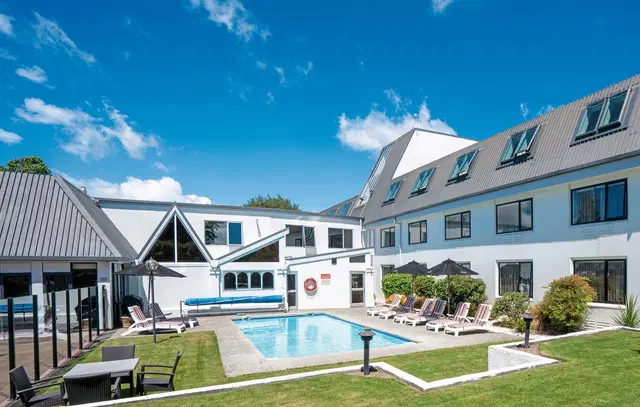 Scenic Hotel Marlborough OUTDOOR_POOL