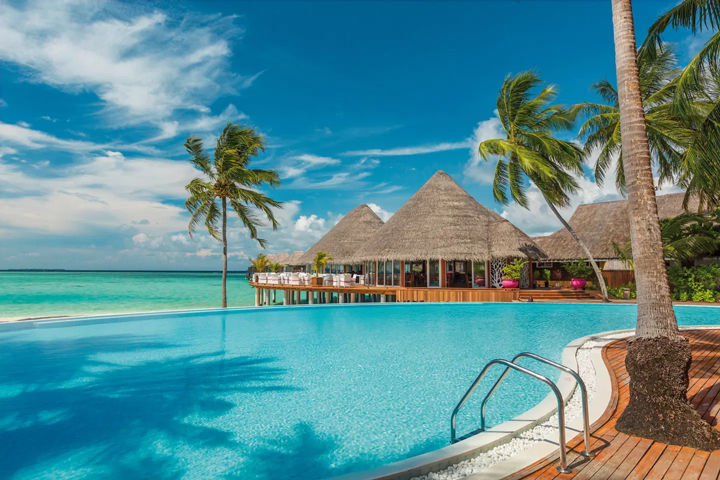 Sun Siyam Vilu Reef Maldives OUTDOOR_POOL