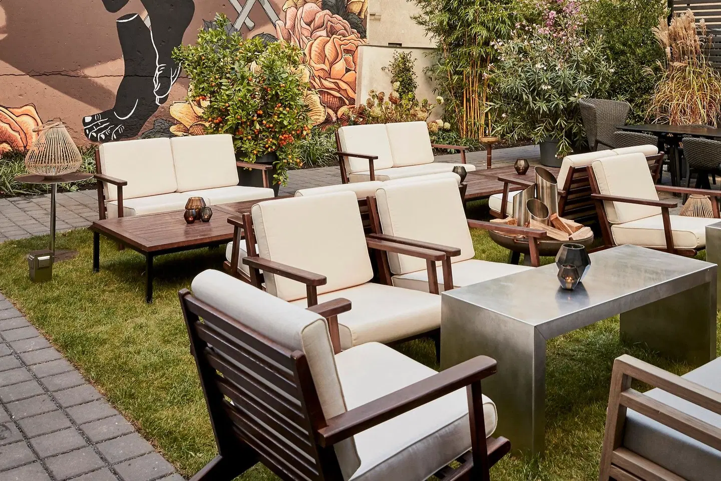 Sir Savigny Hotel Terrasse