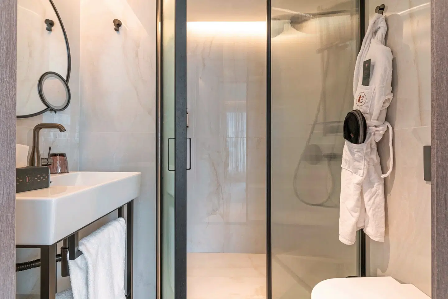 Luster Hotel Badezimmer