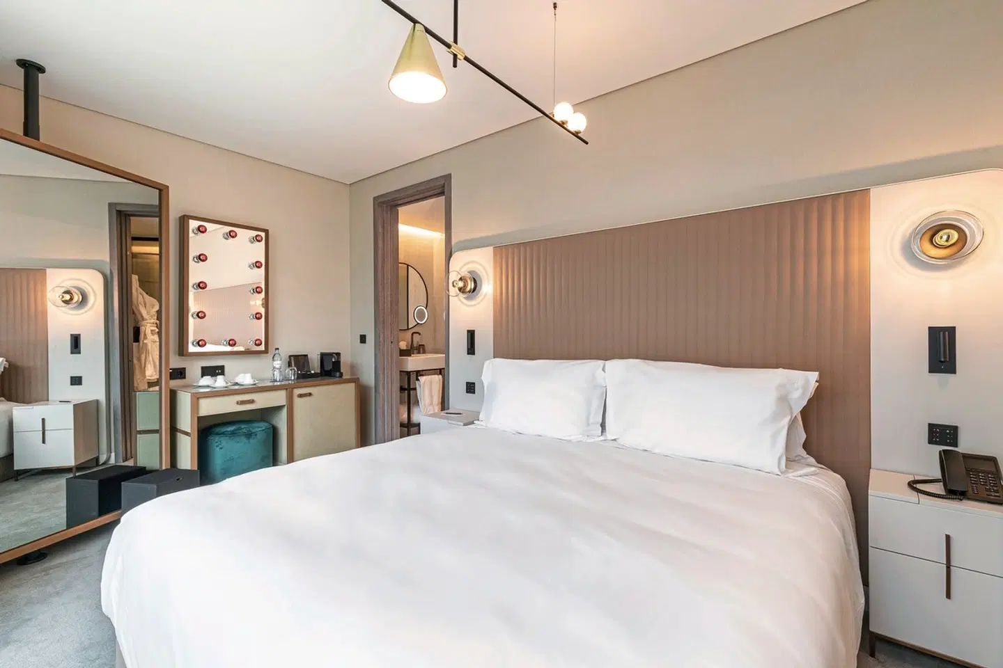 Luster Hotel ROOM_EXAMPLE