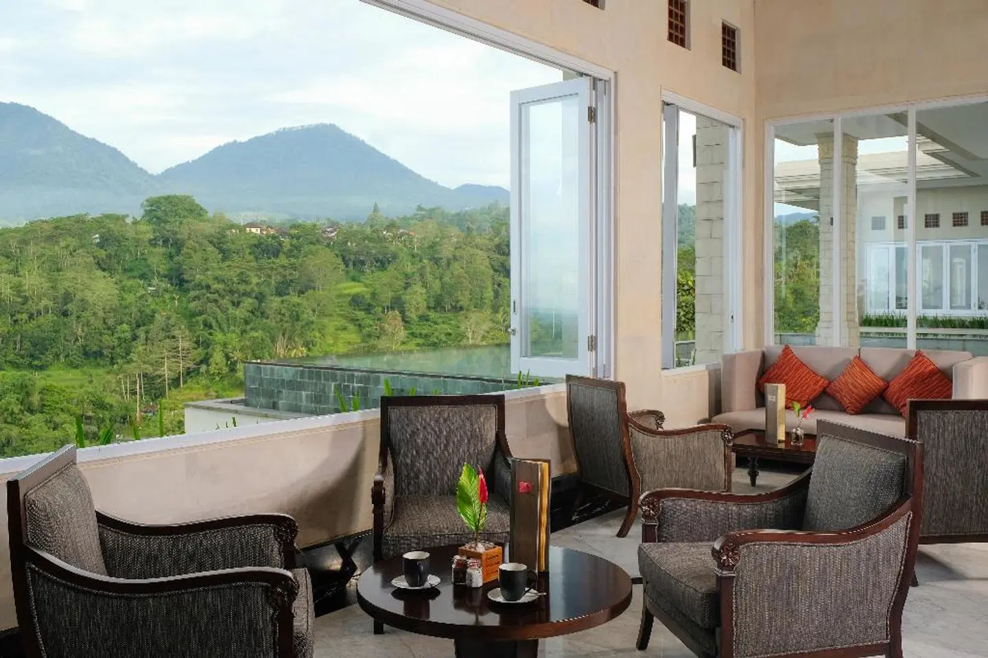 Homm Saranam Baturiti Terrasse