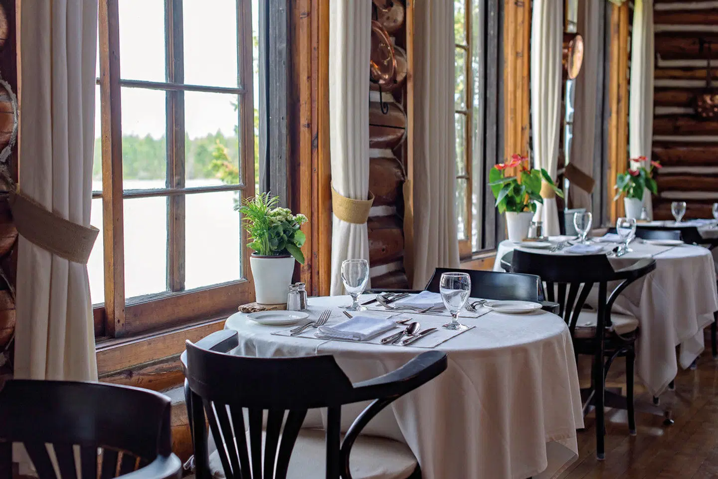 Arowhon Pines Restaurant