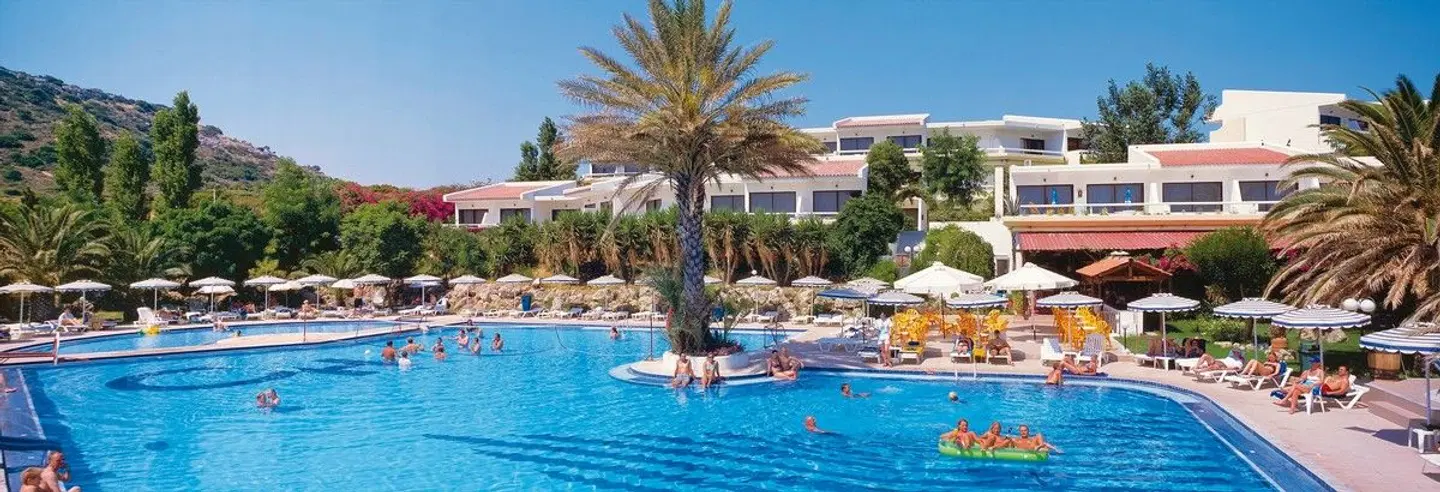 Cathrin OUTDOOR_POOL