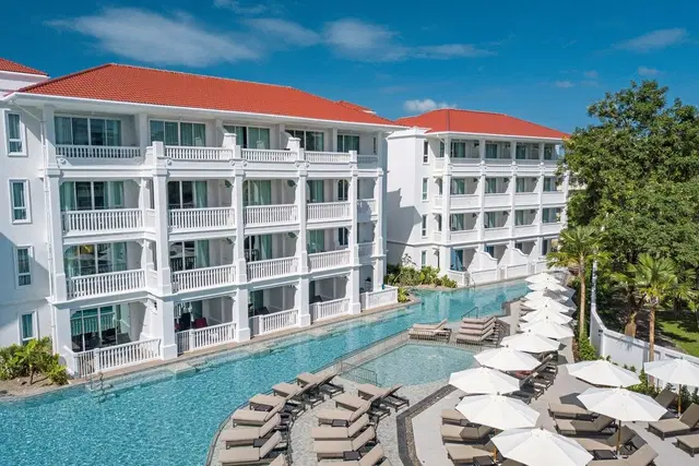 Centara Ao Nang Beach Resort & Spa EXTERIOR