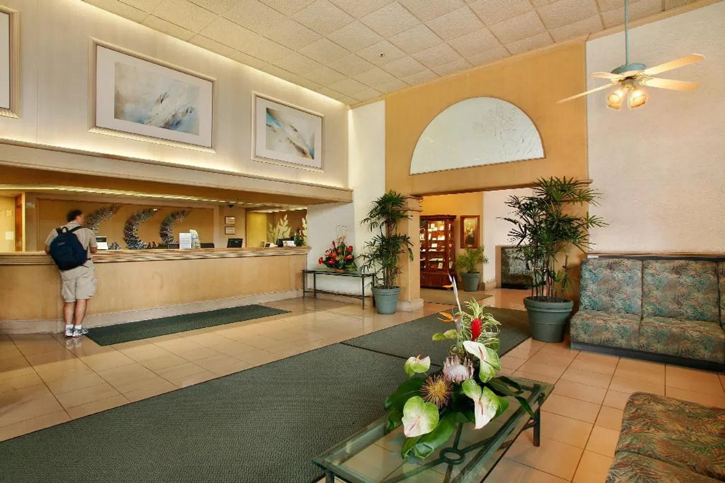 Aston Waikiki Sunset LOUNGE_LOBBY