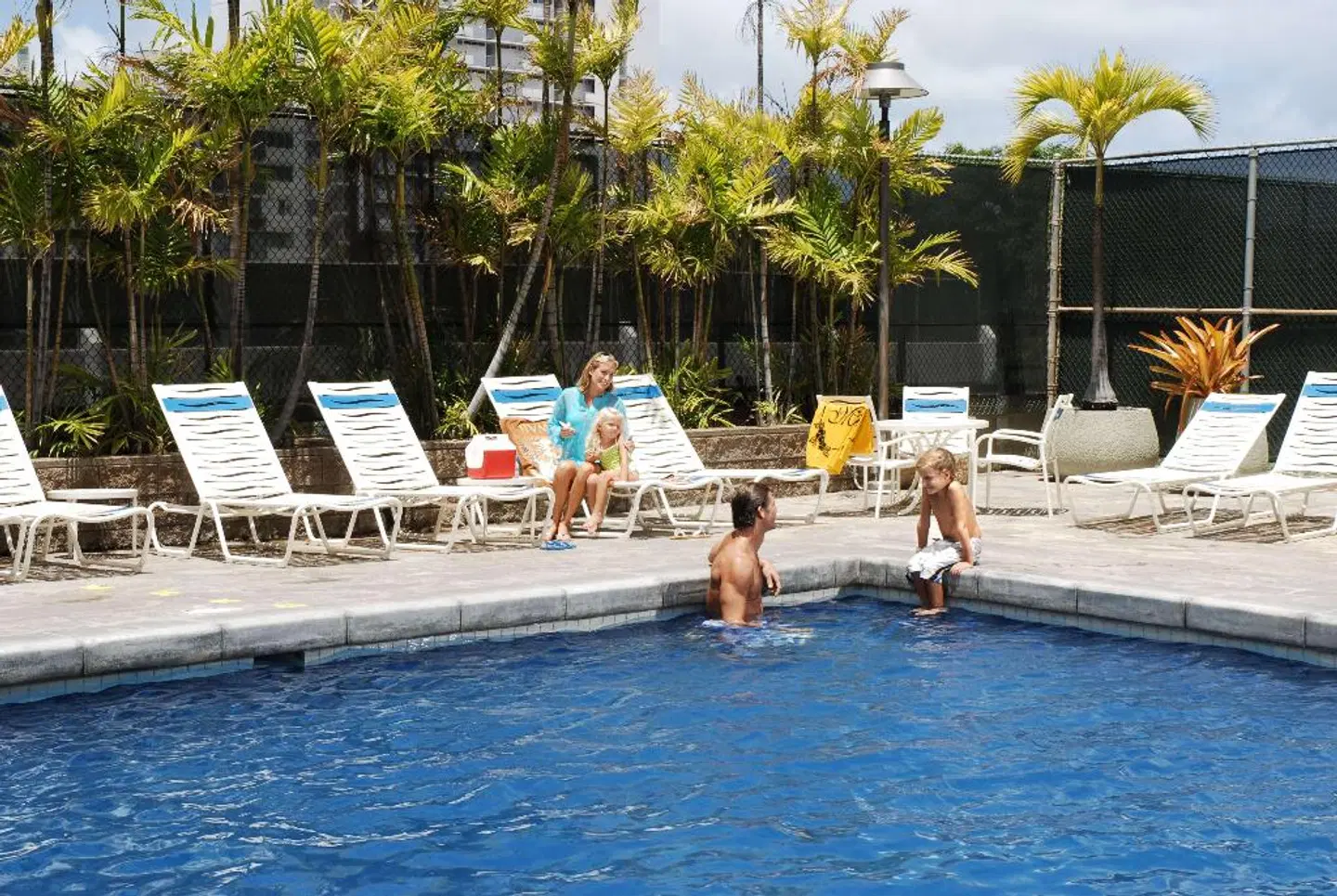 Aston Waikiki Sunset OUTDOOR_POOL