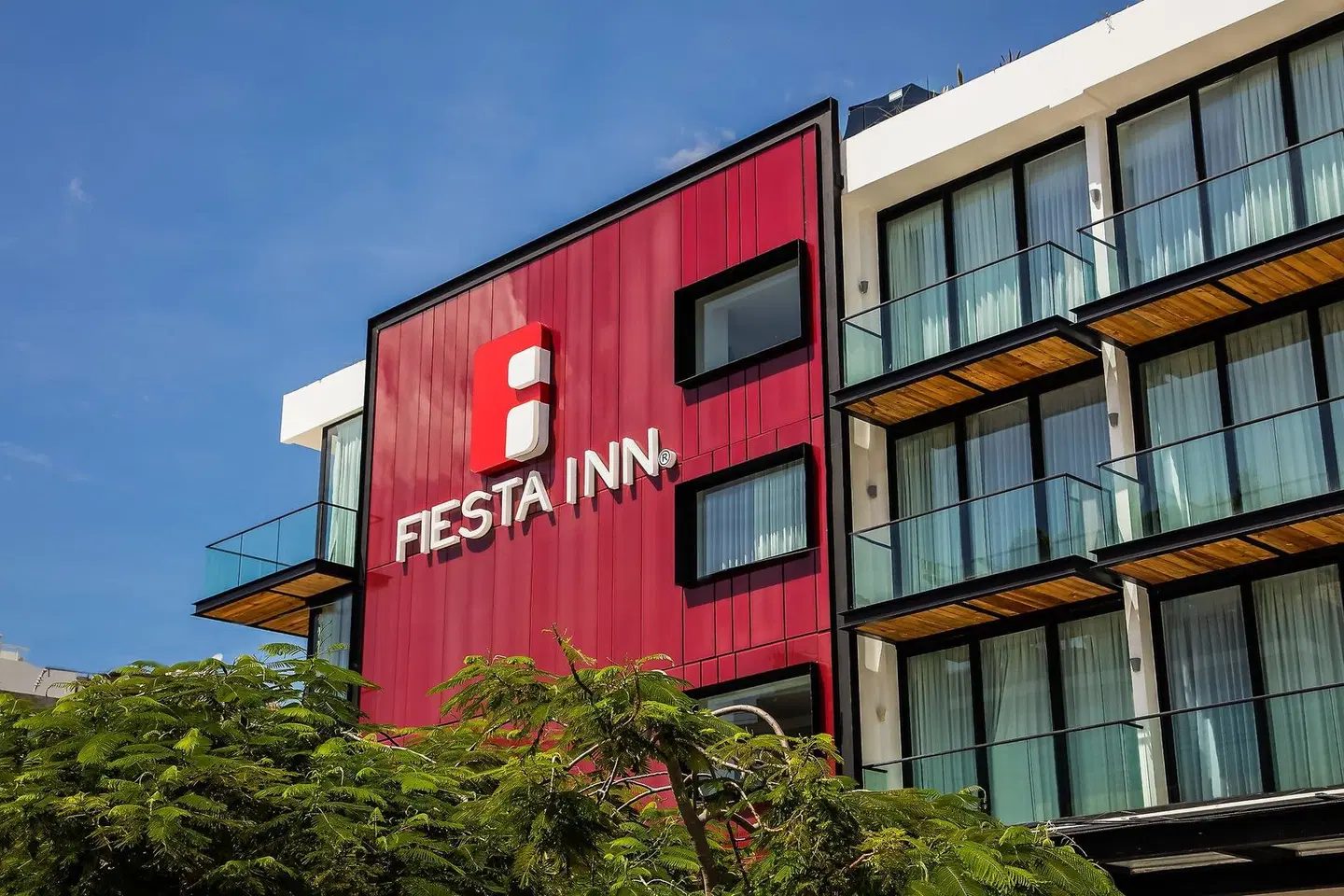 Fiesta Inn Playa del Carmen EXTERIOR