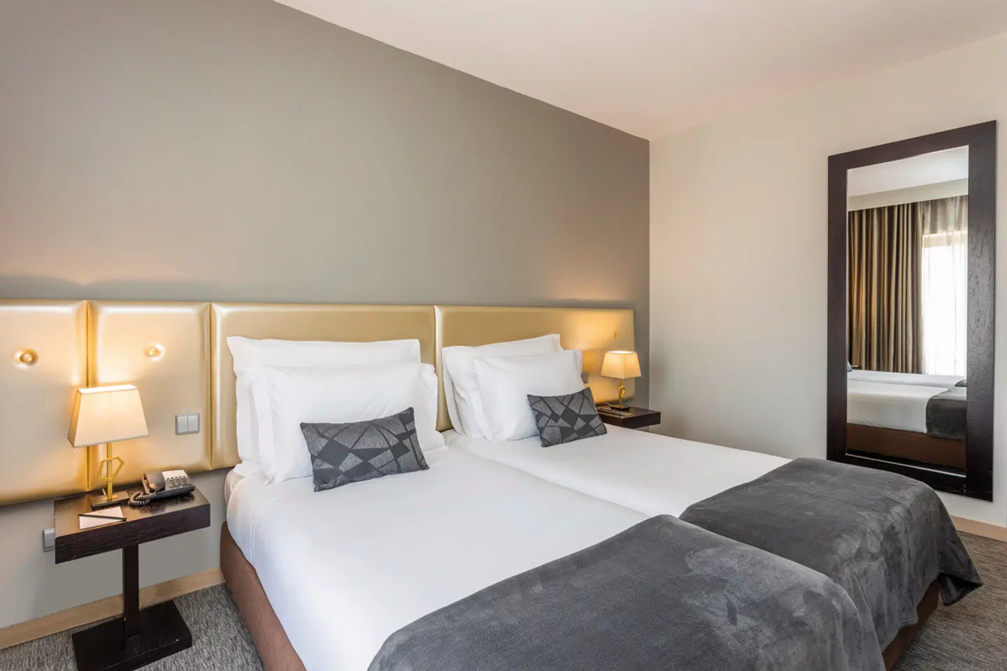 Czar Lisbon Hotel ROOM_EXAMPLE