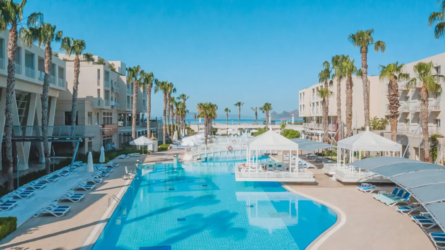 La Blanche Resort OUTDOOR_POOL