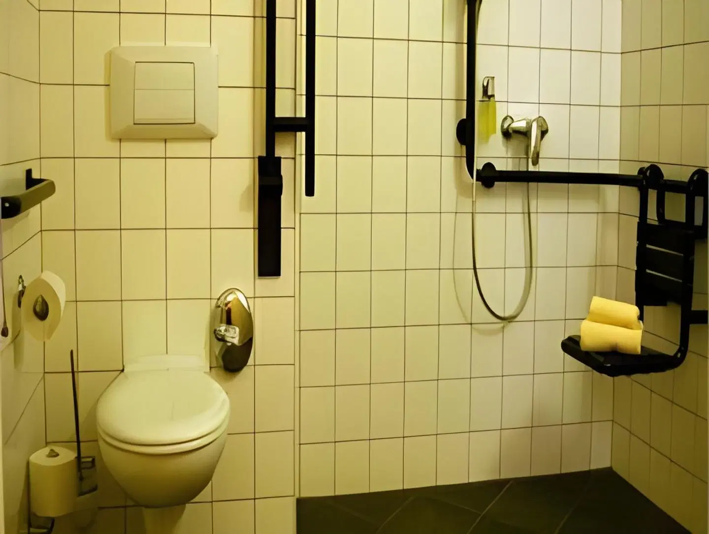 martas Hotel Berlin Mitte Badezimmer