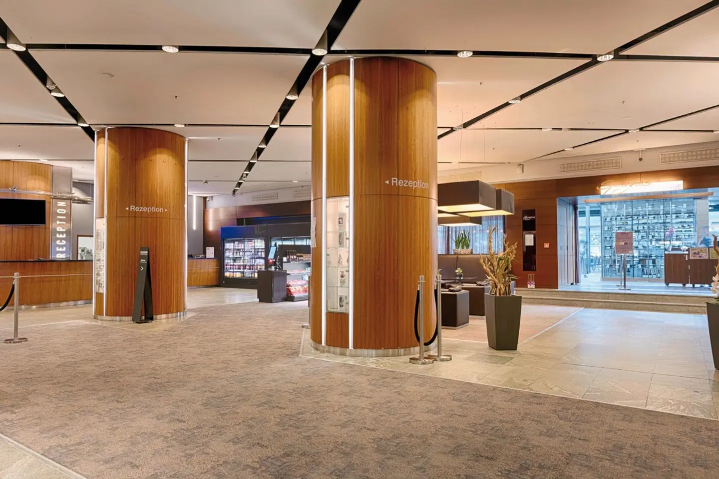 Park Inn by Radisson Berlin Alexanderplatz LOUNGE_LOBBY