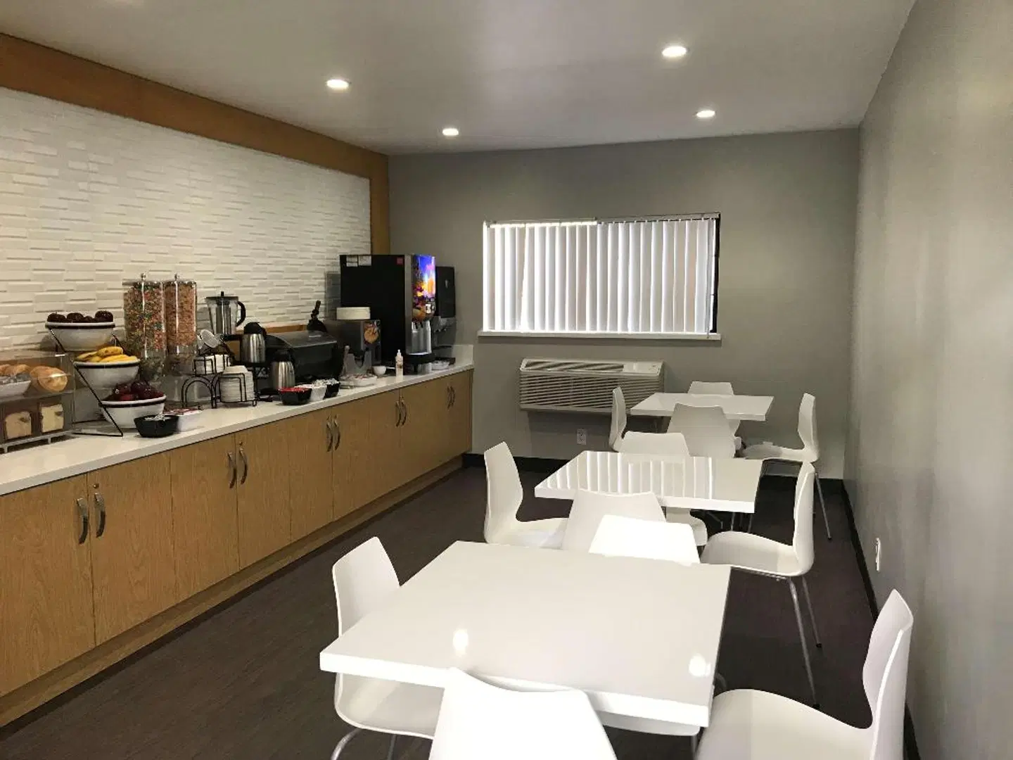 Sunset West Hotel, SureStay Collection By Best Western Restaurant