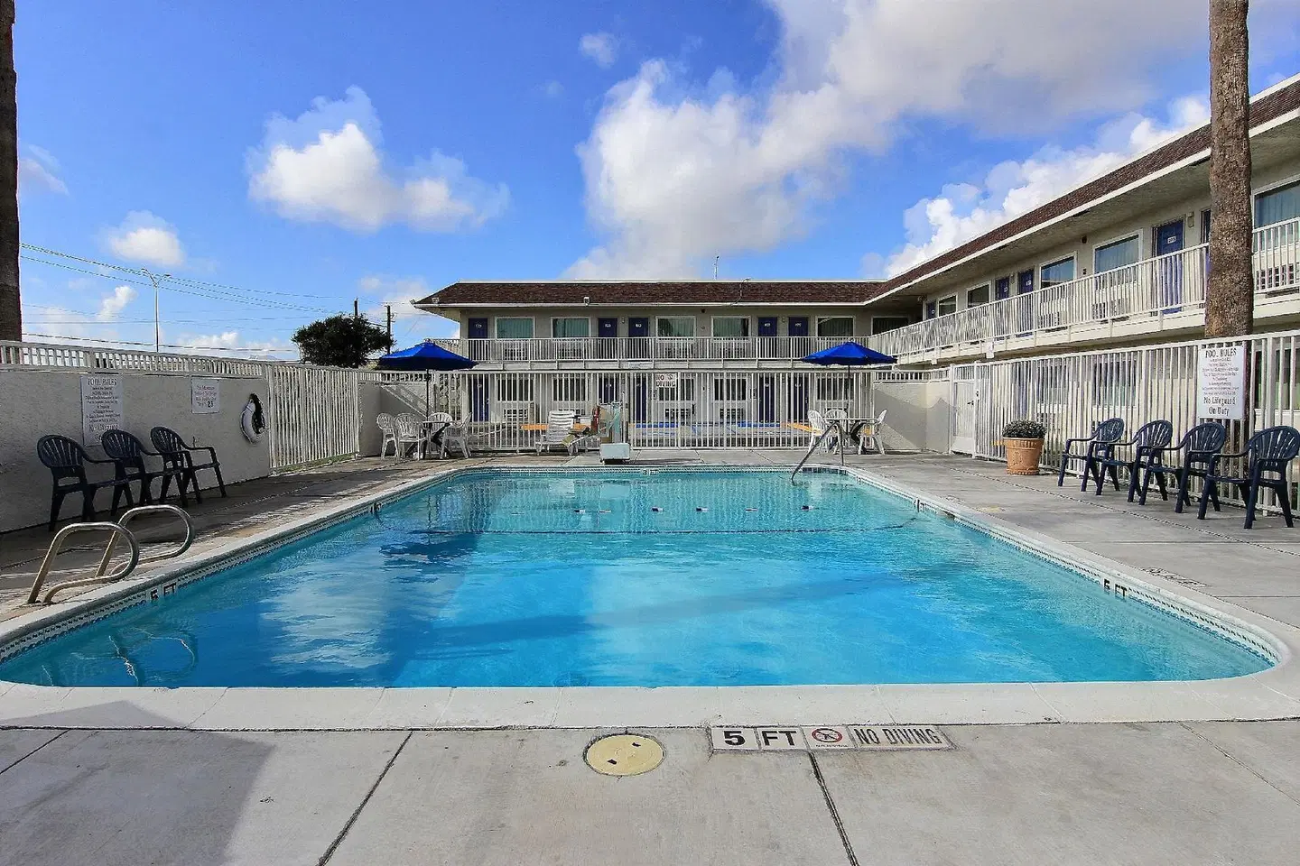 Motel 6 Corpus Christi, TX - East - North Padre Island OUTDOOR_POOL