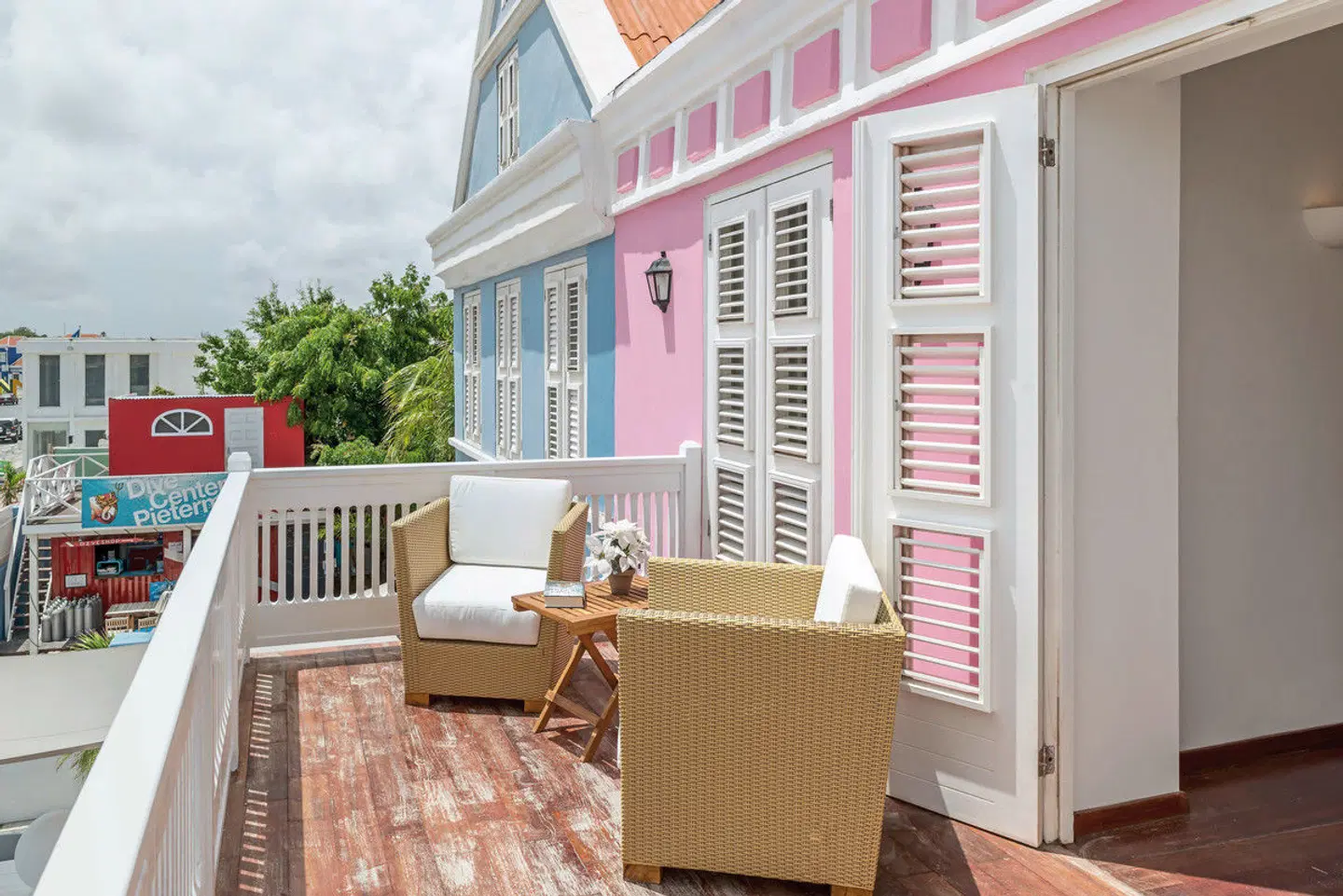 Scuba Lodge Oceanfront Boutique Hotel Curaçao Terrasse