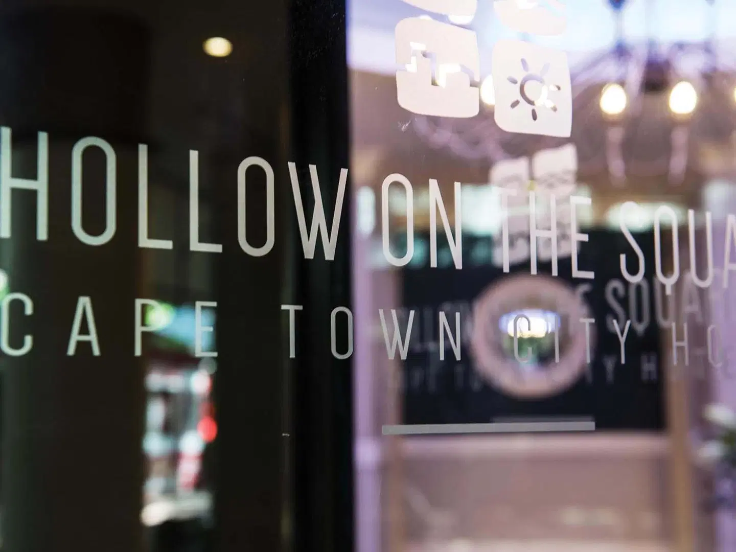 Hollow on the Square Hotel & Suites EXTERIOR