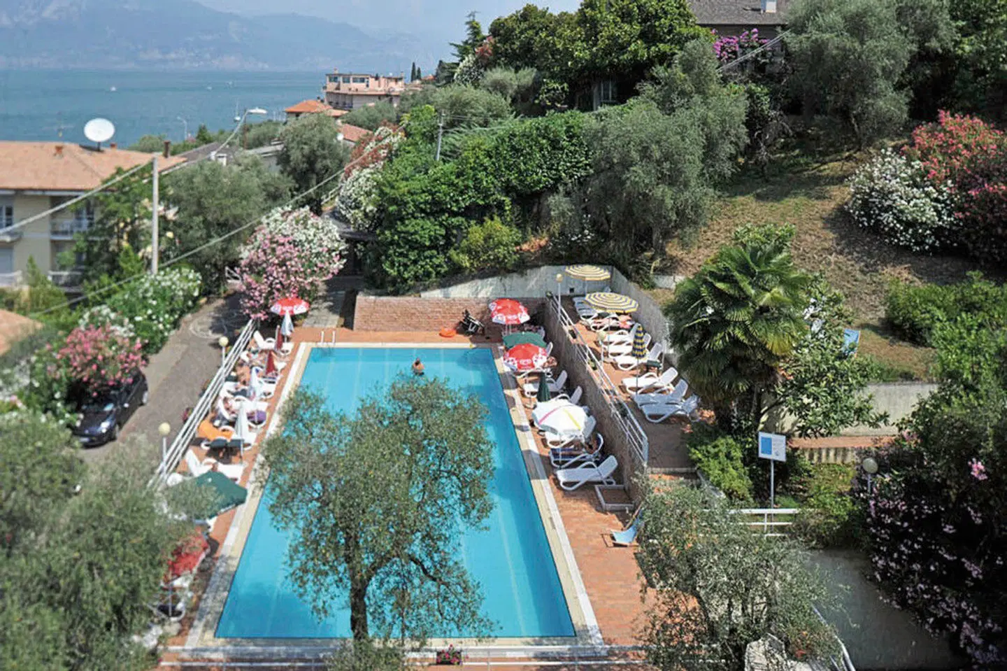 Internazionale OUTDOOR_POOL