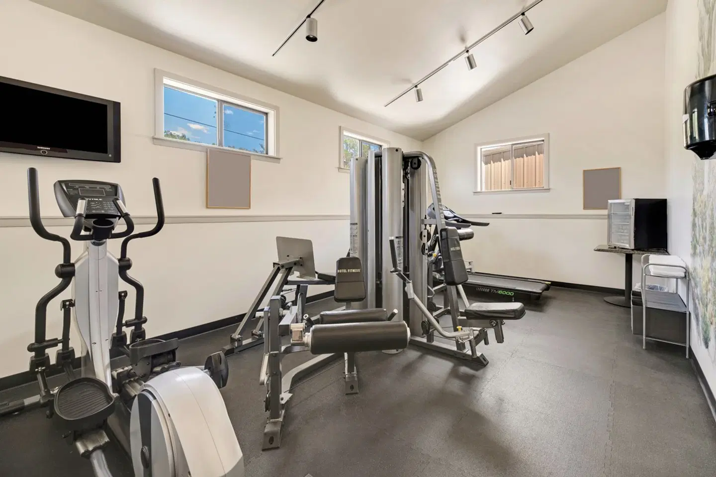 Best Western Plus Frontier Motel SPORTS_AND_LEISURE