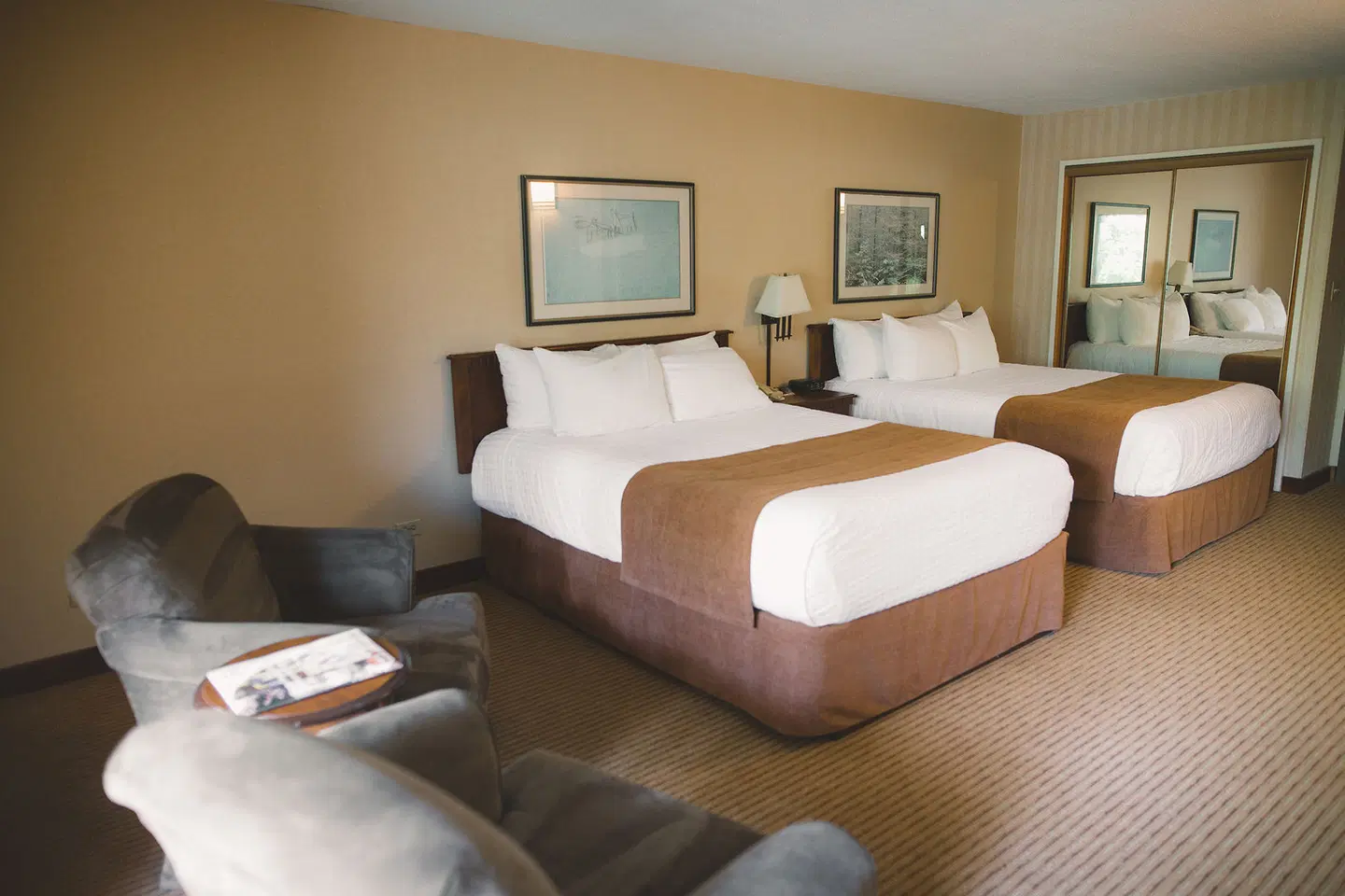 Elkhorn Resort Spa & Conference Centre ROOM_EXAMPLE